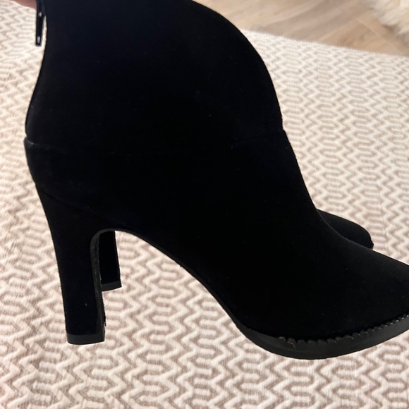 Black suede heeled ankle boots size 7.5 - Picture 7 of 8